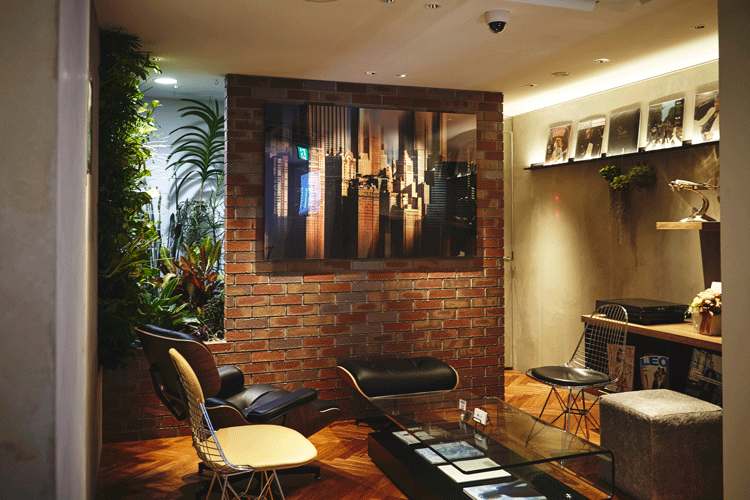 大阪ブランド買店内