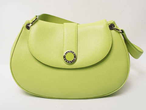 ショルダーバッグ　ライムグリーン