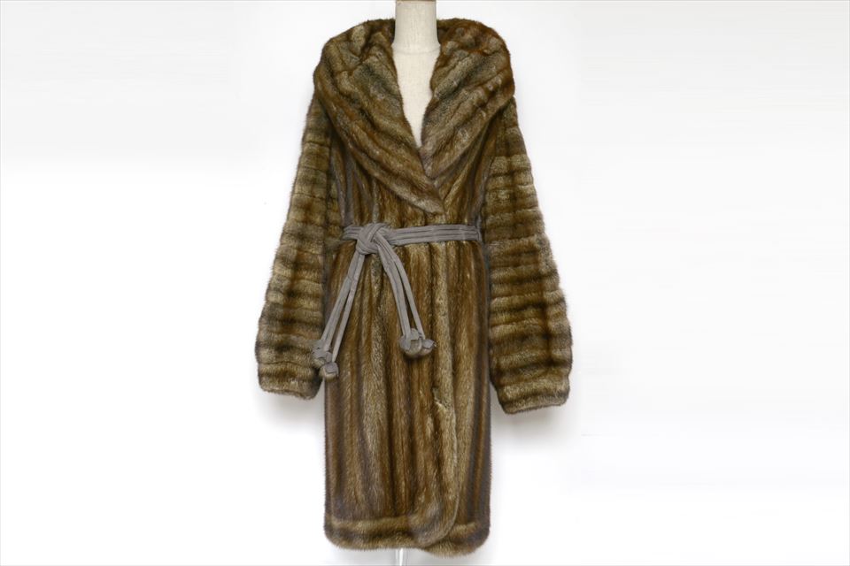 値下げ！お得!ミンクロングコート 毛皮 フリーサイズL〜XLのサイズ感