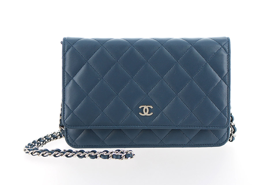 CHANEL マトラッセ チェーンウォレット ラムスキン シルバー金具