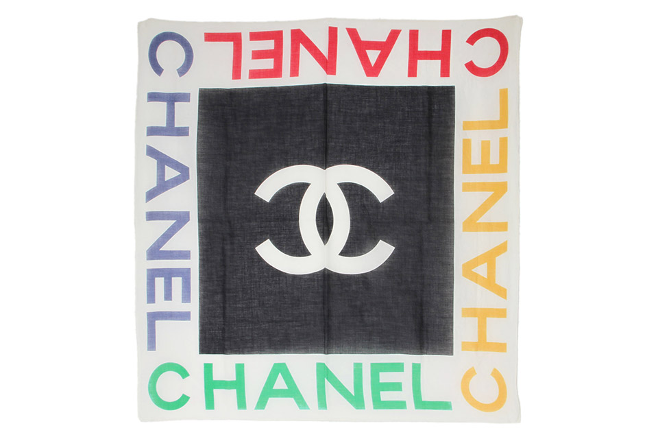 [USED/]CHANEL シャネル スカーフ 大判スカーフ ストール シャネルロゴ イラスト ヴィンテージ レッド ブルー マルチカラー コットン  ai-tdc-001008-4e