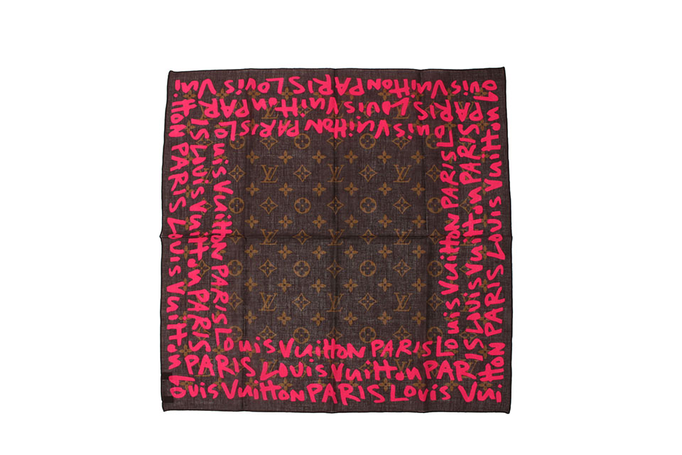 バンダナ(ハンカチ)　モノグラムグラフィティ　フューシャーピンク　未使用