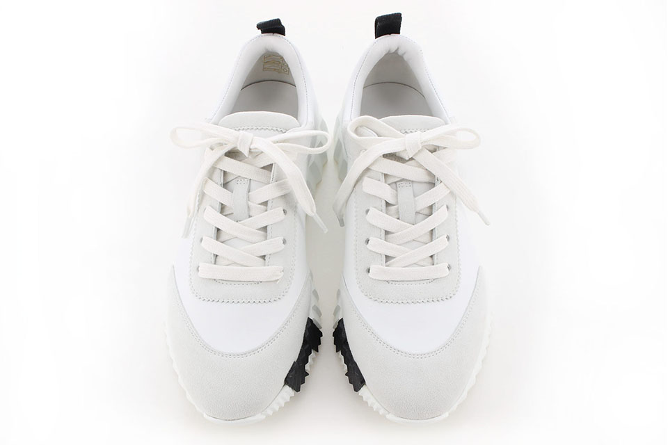 スニーカー　バウンシング　白/黒　#37　未使用