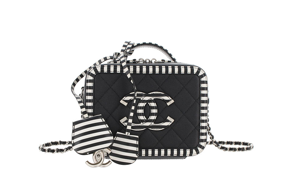 CCフィリグリー　マトラッセ　バニティ　スモール　キャビア　黒　ブラック/ホワイト　シルバー金具　A93342