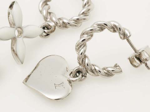 ピアス ブークル・ドレイユ・スウィート・モノグラム ブロン(ホワイト