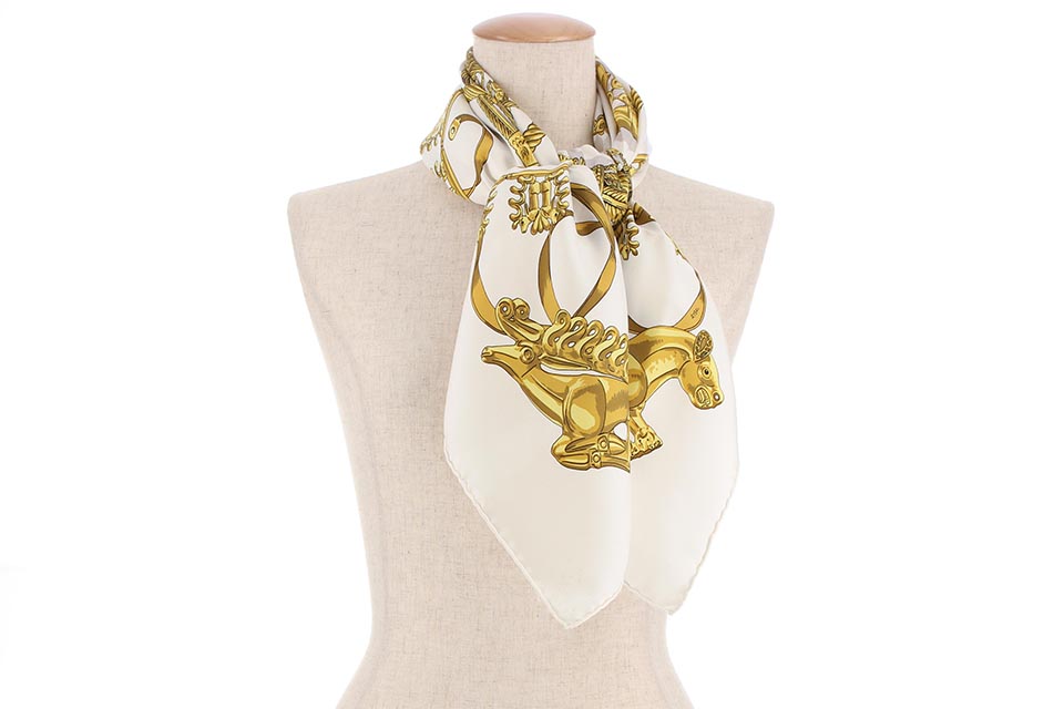 スカーフ 白/ゴールド タグなし