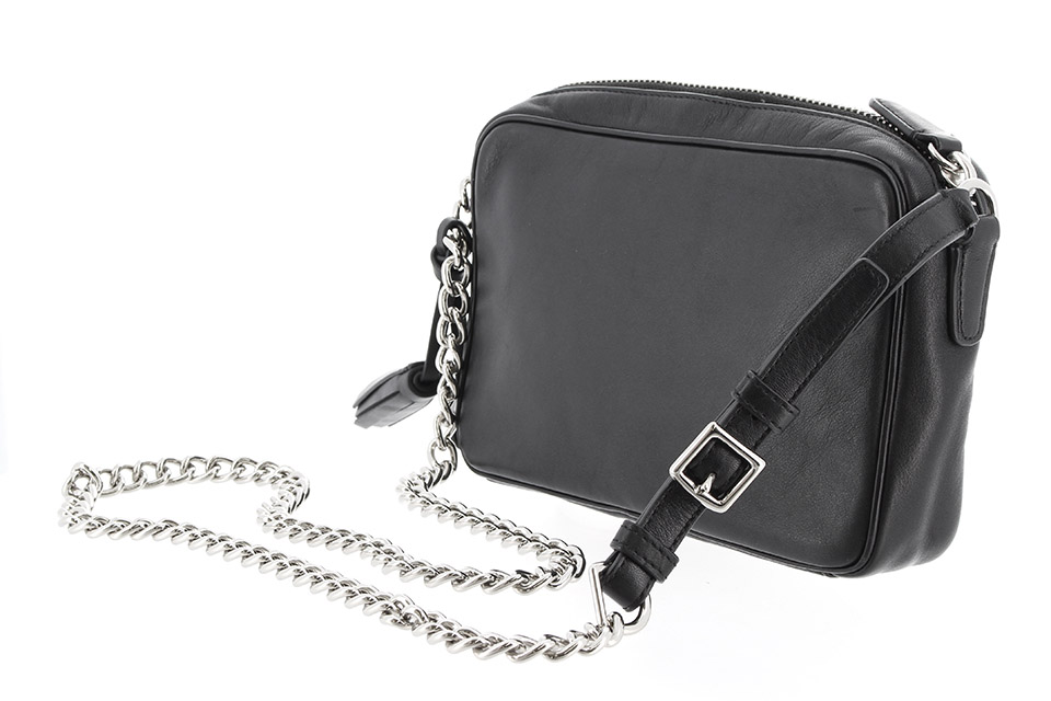 チェーンショルダー レザー 黒 F25362