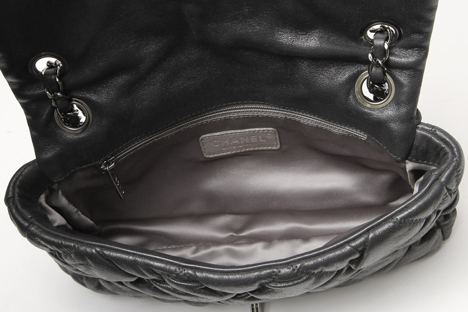 バブルキルト マトラッセ チェーンショルダー レザー 黒