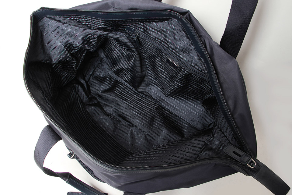 ネイビー ナイロン ボストンバッグ Sunnynook (サニーノック)」 雨の日も◎ 荷物が多い日や旅行にも