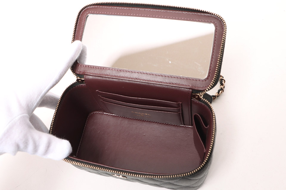 バニティ チェーンショルダー キャビア 黒 シャンパンゴールド金具 AP1341