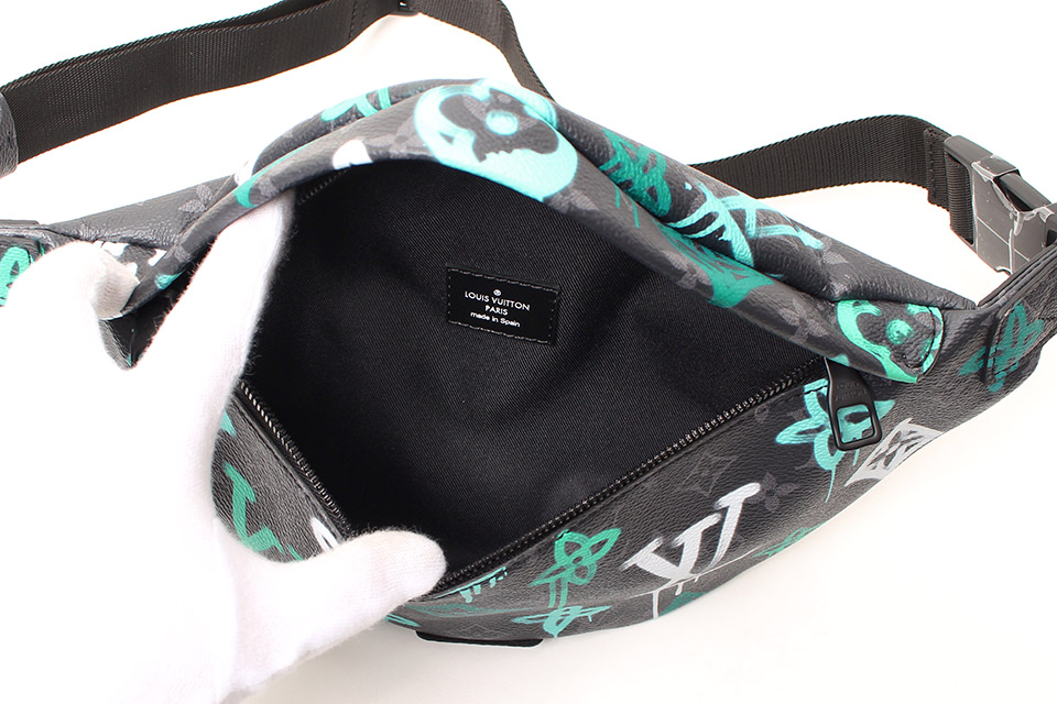 極美品　ルイヴィトン モノグラムエクリプス ディスカバリーバムバッグ PM LOUIS VUITTON】ルイヴィトン『モノグラム エクリプス