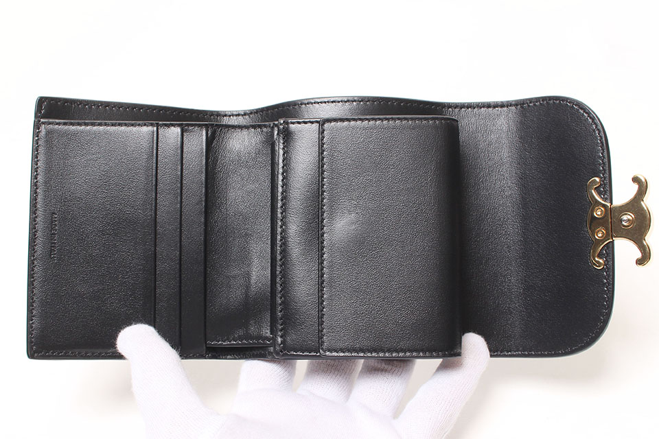 トリオンフ スモールフラップウォレット 2つ折り財布 レザー 黒