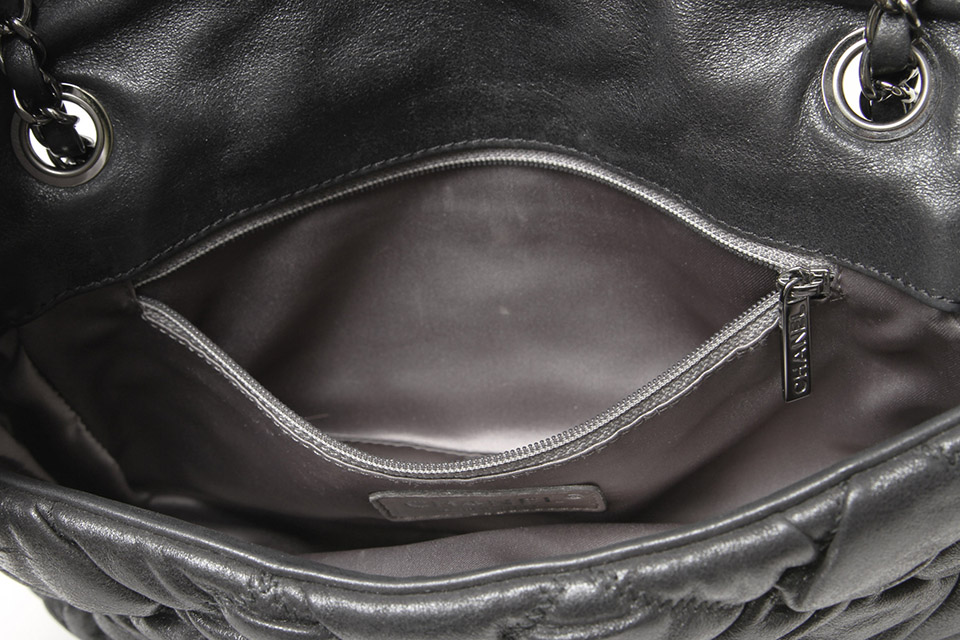 バブルキルト マトラッセ チェーンショルダー レザー 黒