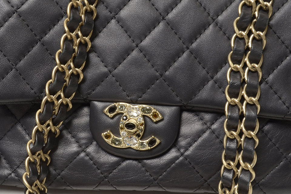 マトラッセ チェーンショルダー ビジュー ラムスキン ゴールド