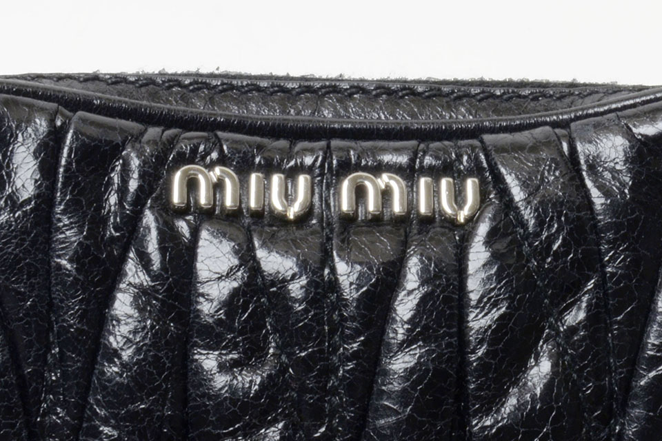 マテラッセ チェーンショルダー ミニバッグ レザー 黒 シルバー金具 マテラッセ チェーンショルダー ミニバッグ レザー 黒 シルバー金具