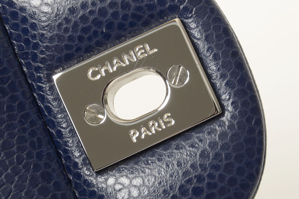 ミニマトラッセ20 チェーンショルダー キャビアスキン ネイビー 青