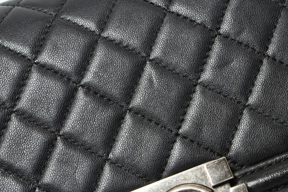 シャネル ボーイシャネル30 ラージ ラムスキン SV金具 黒 シャネル ボーイシャネル30 ラージ ラムスキン SV金具 黒 - メルカリ