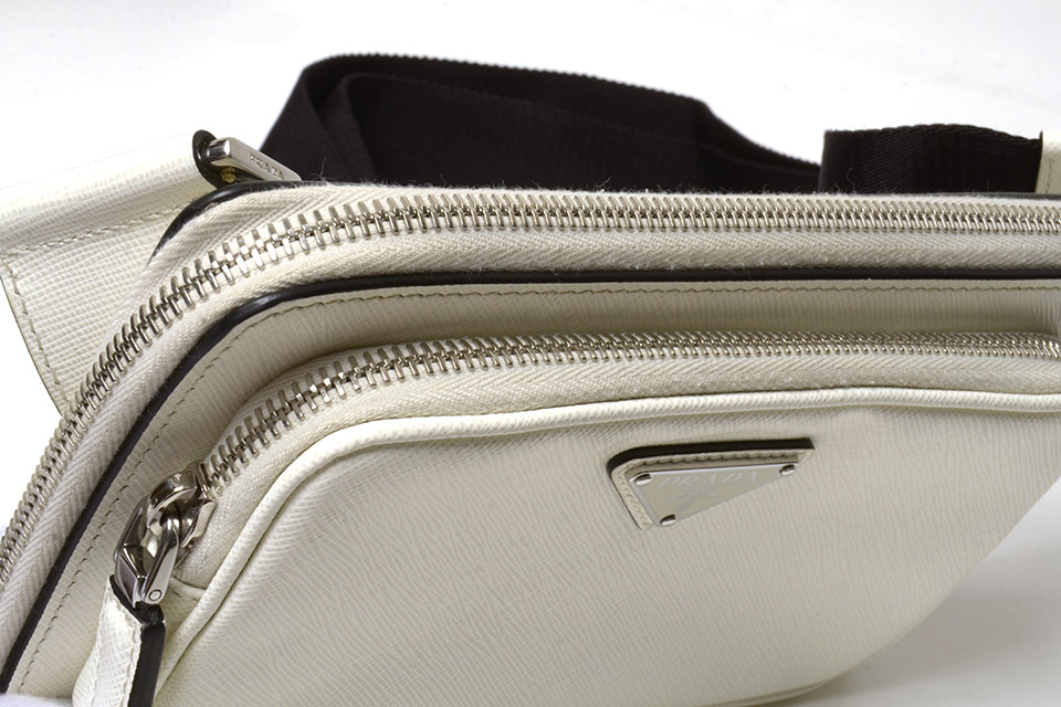 RFID搭載✨ PRADA ボディバッグ サフィアーノレザー 2VH156 PRADA