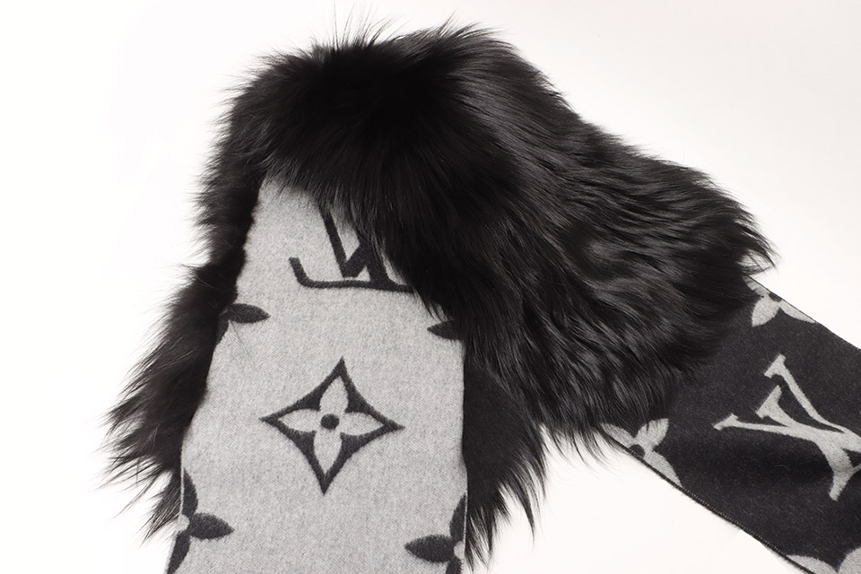 LOUIS VUITTON ルイヴィトン ブラック ストール フォックス毛皮 LV